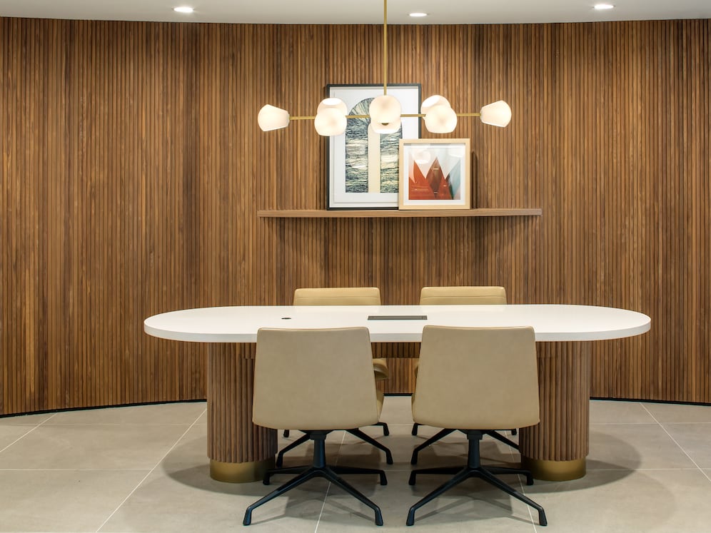 Leasing lobby with co-working space