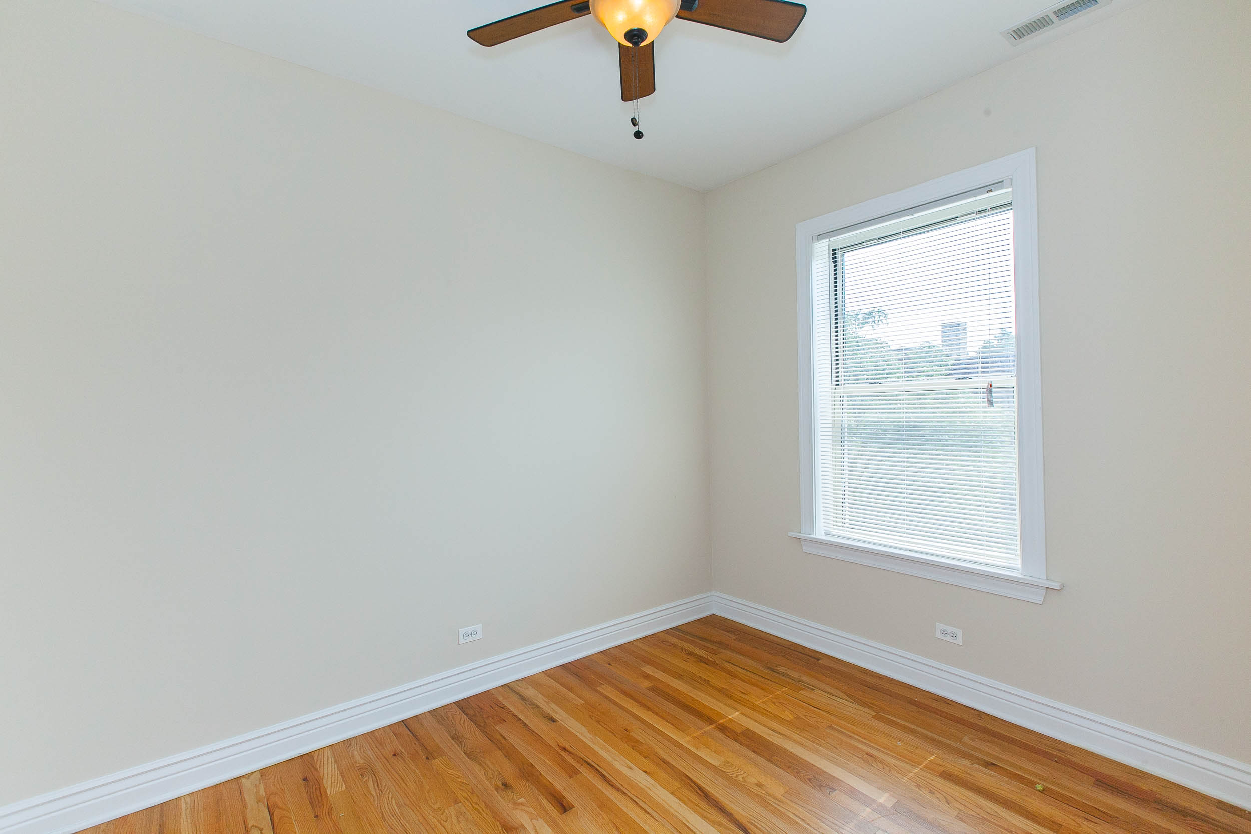 1210-16 W. Waveland Image 19