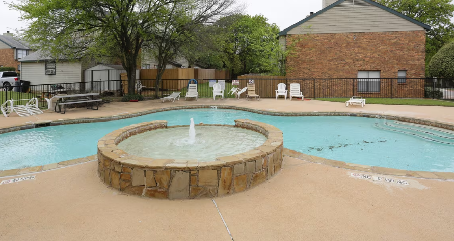 Shorewood Park Townhomes Image 1