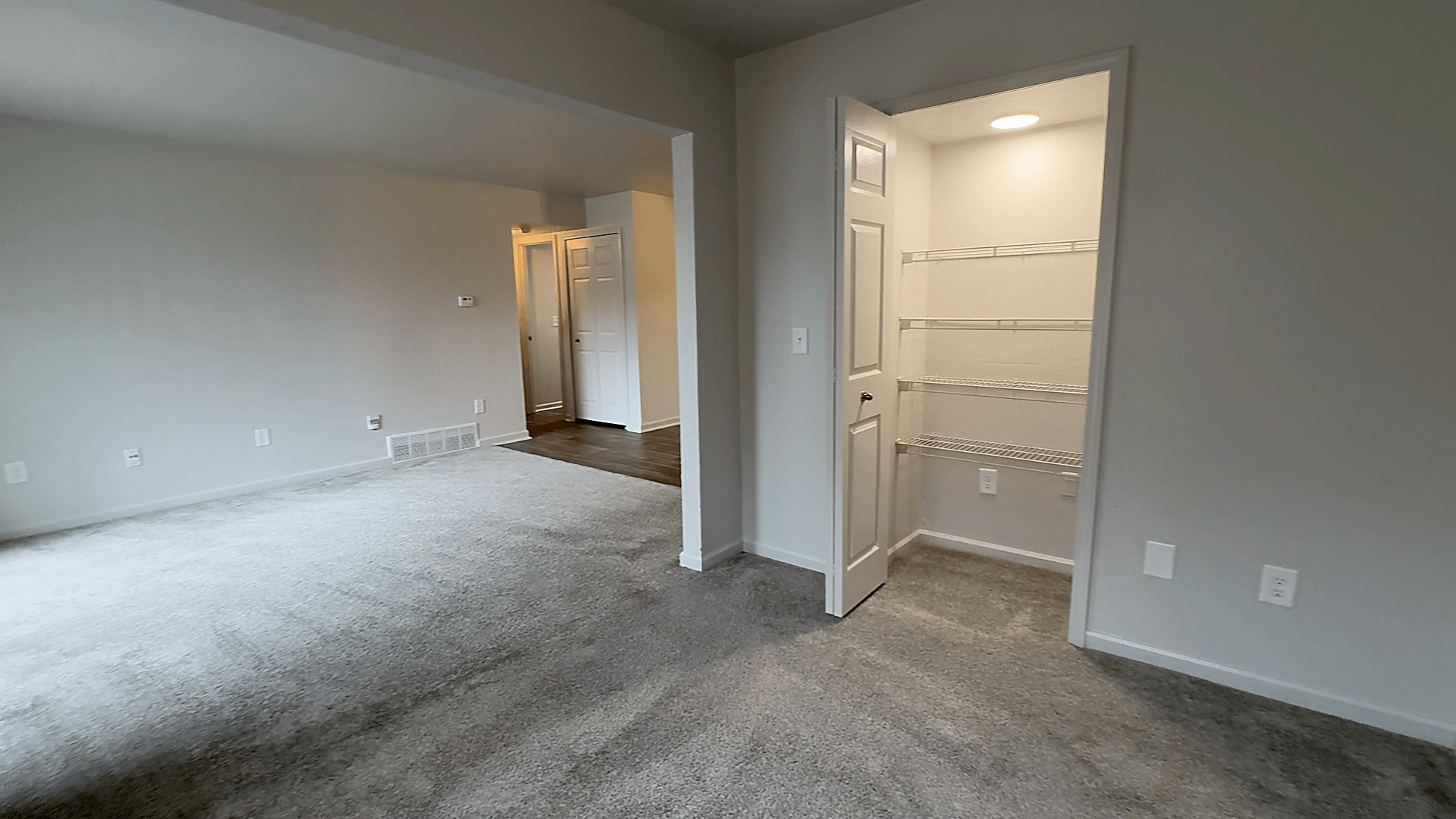 Three Oaks Apartments Image 45
