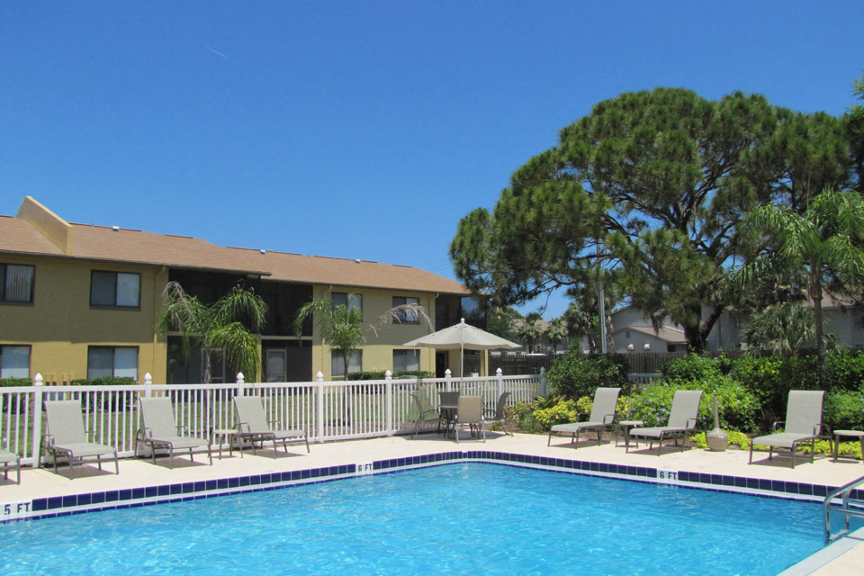 Bay Club Apartment Homes Image 15