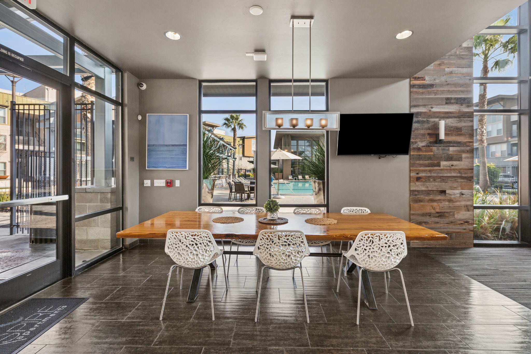 Aspire Apartments Tracy CA lobby lounge amenities