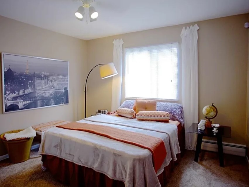  Etna Hamilton Plaza Image 3