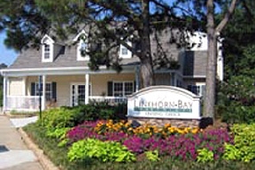 Linkhorn Bay Apartments Image 1