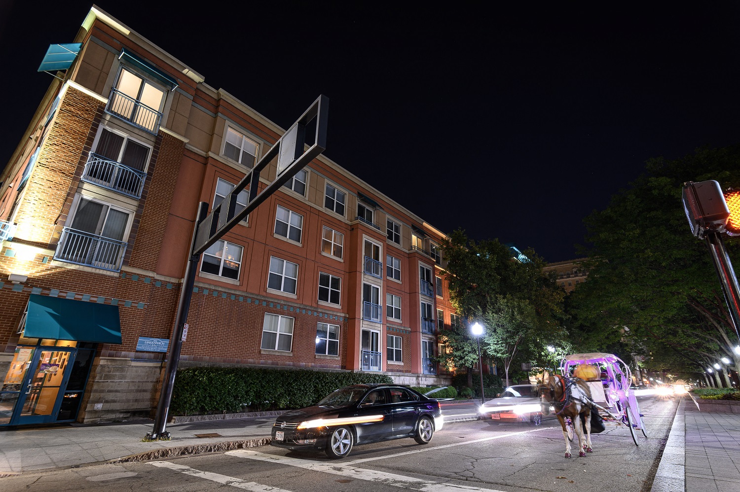 Greenwich on The Park Image 46