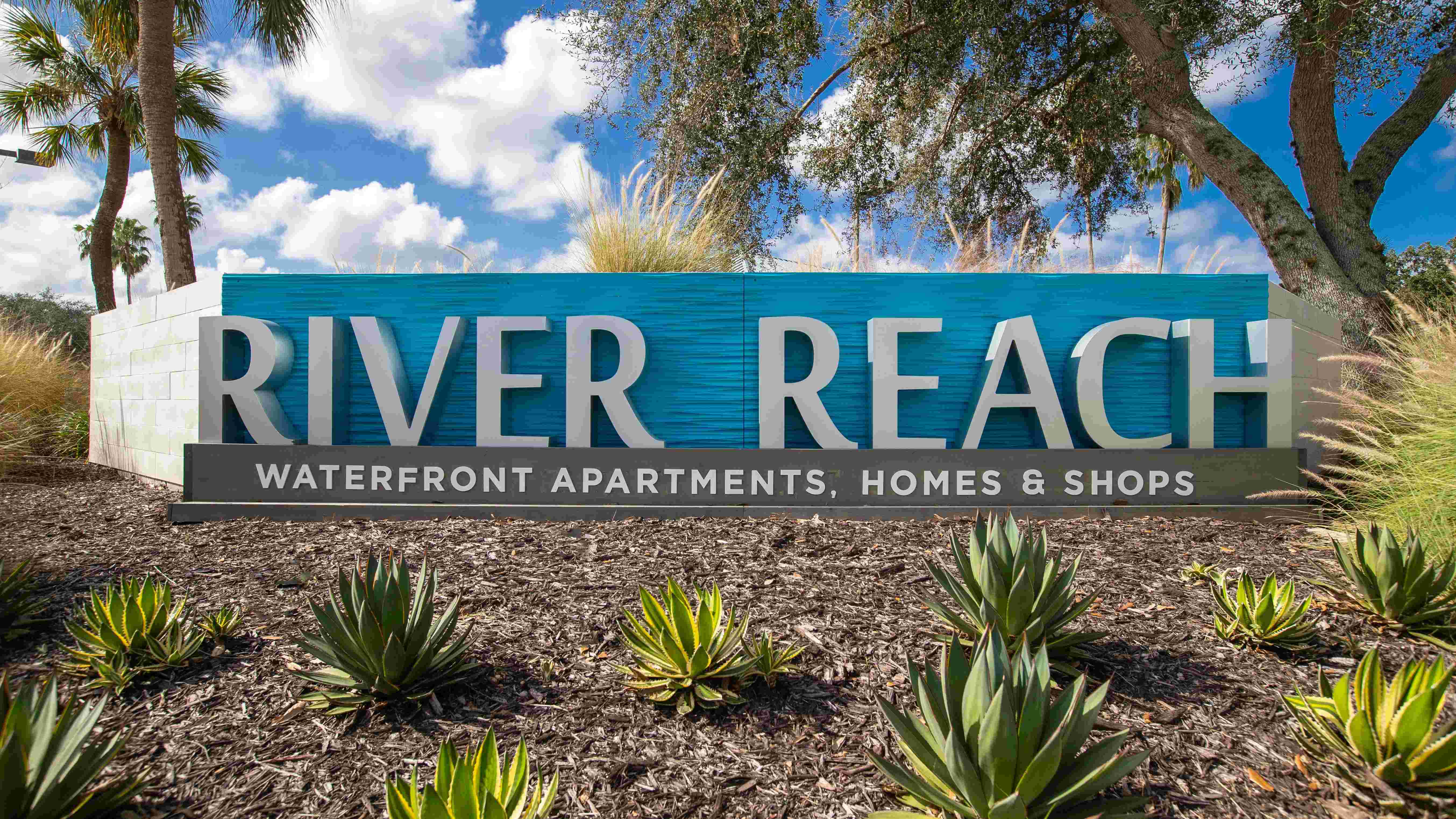 River Reach Apartment Homes boast a vibrant dining and retail scene just steps away. Elevate your lifestyle with the ultimate convenience of a dynamic and bustling community hub! 