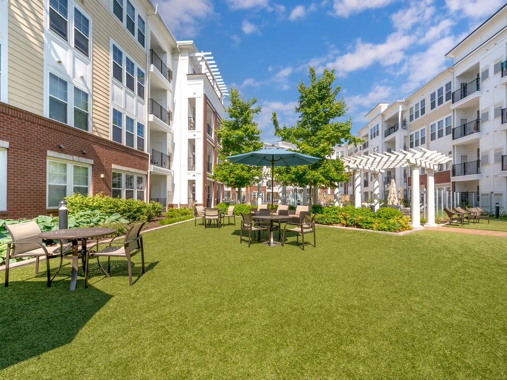 Courtyard with dining area