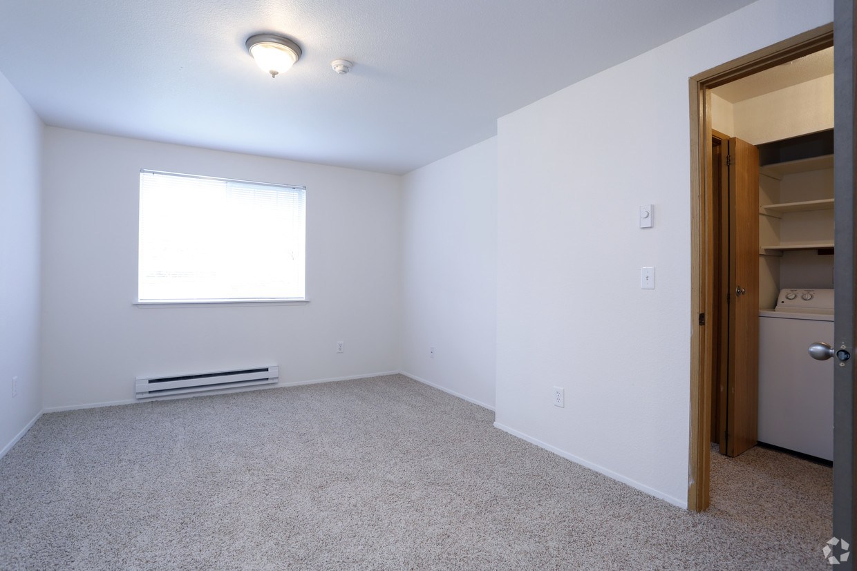 North Creek Heights Apartments Image 7