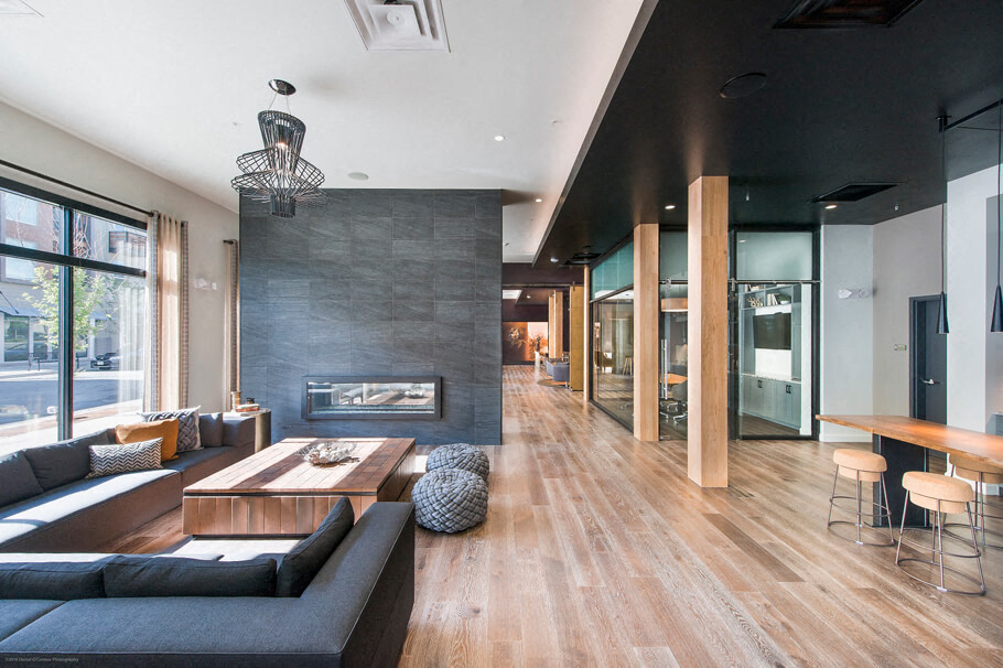Fireplace Lounge