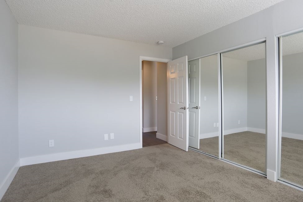 TheZimmer_Gresham_OR_LargeMasterBedroom