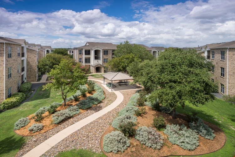 Stoneybrook Apartments & Townhomes Image 11