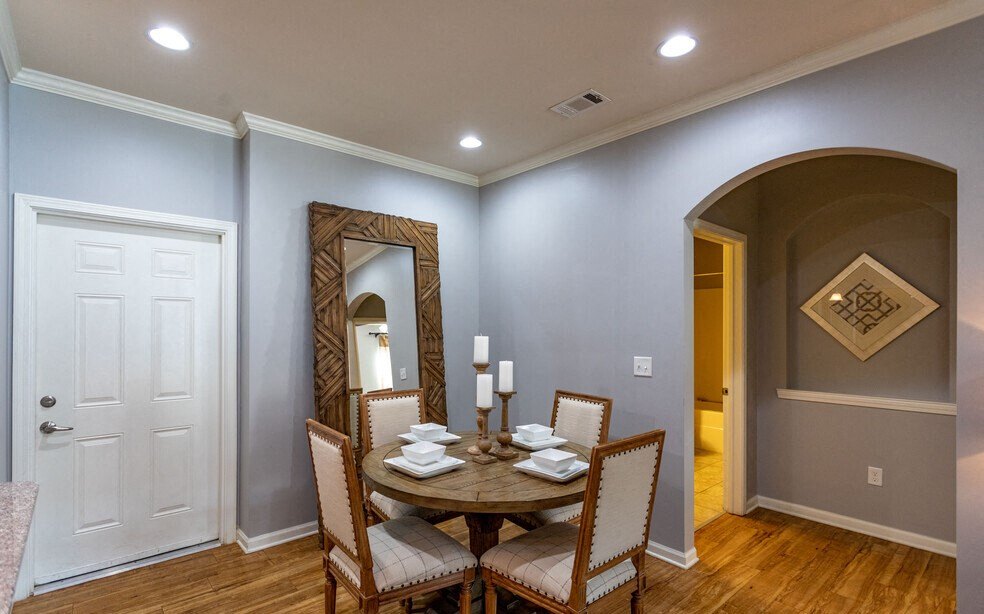 Vintage Crossing Image 6