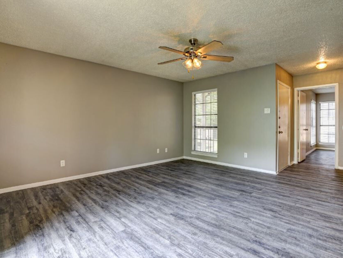 Whispering Oaks Image 8