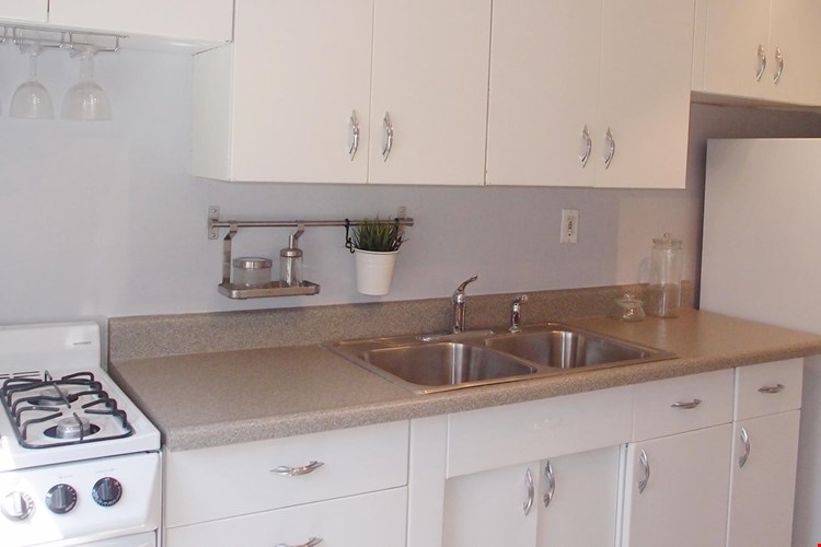 Hampton Gardens Image 13