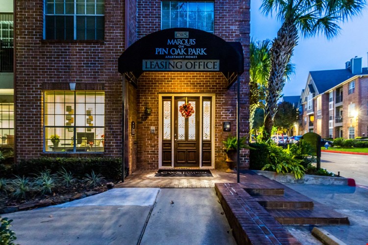 Marquis on Pin Oak Park Image 12