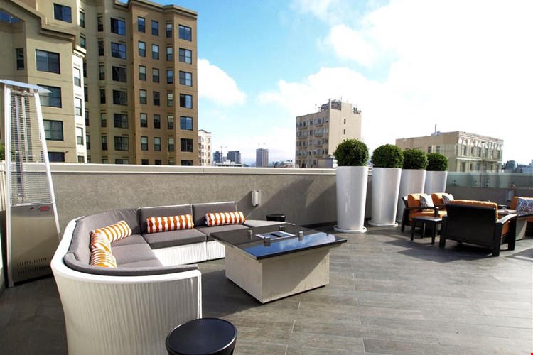 Tower 737 Condominium Rentals Image 21