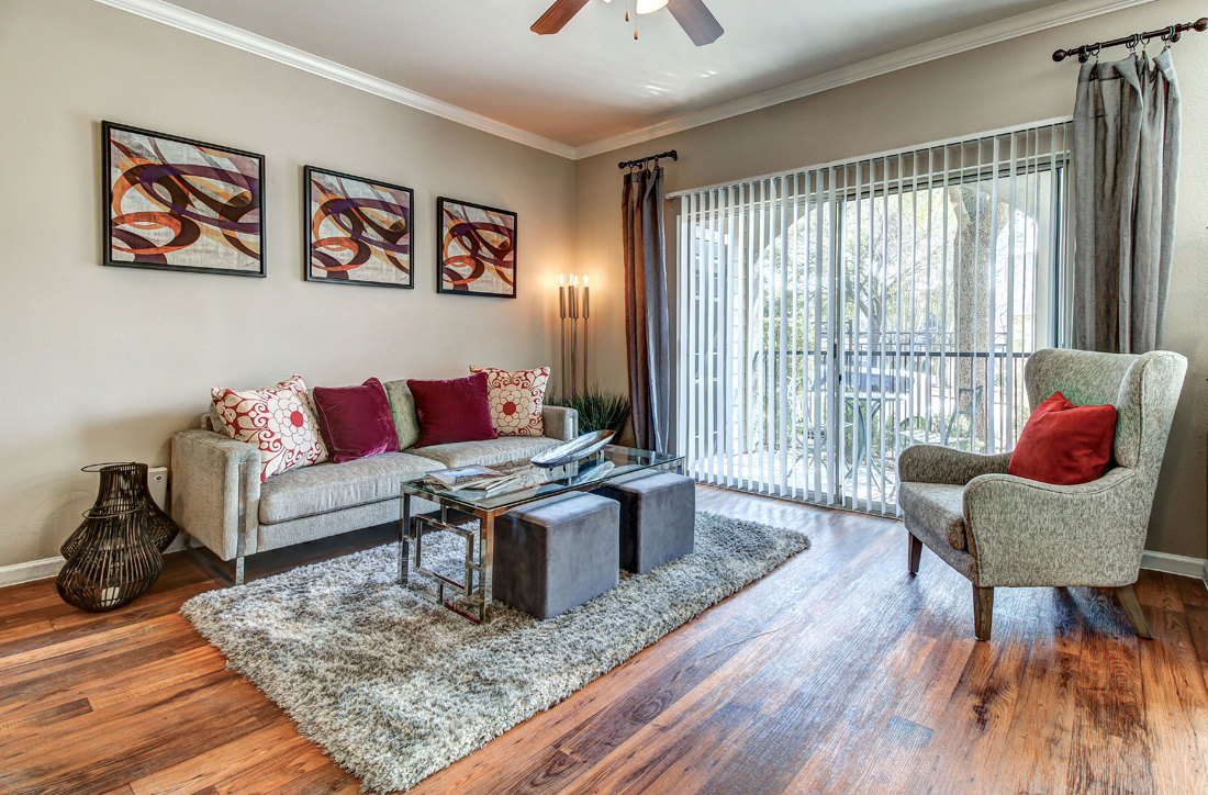 Colonnade   Image 14