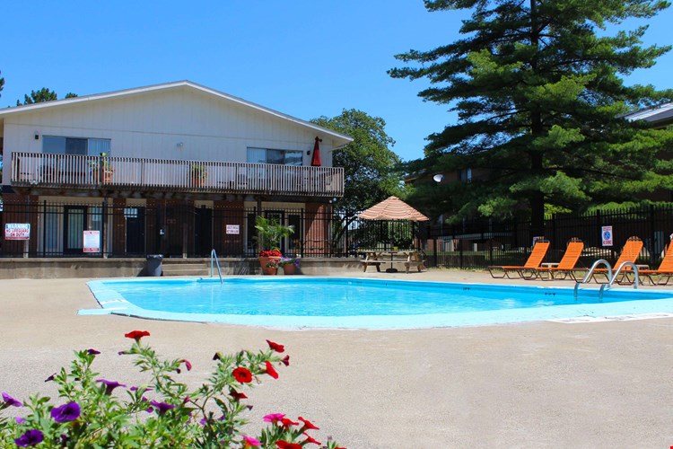 Crown Ridge Apartments Image 6