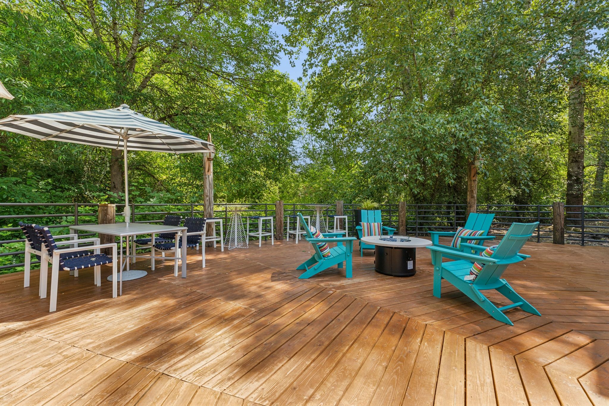 Sun Deck and Firepit | Clermont