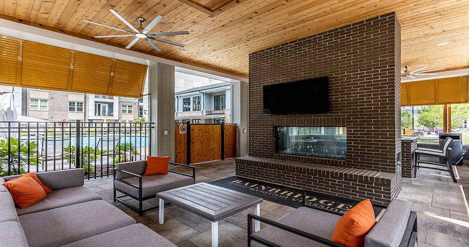 Aviation Crossing  Image 5