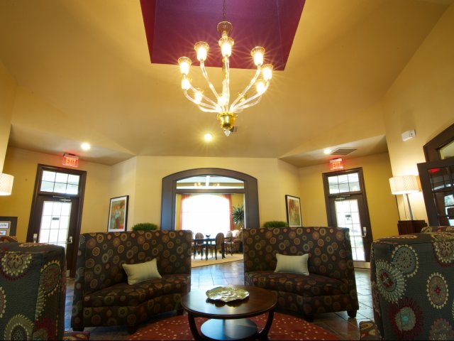 Colonnade at Willow Bend Image 20