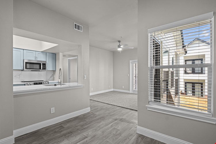 Larkin Apartment Homes Image 14