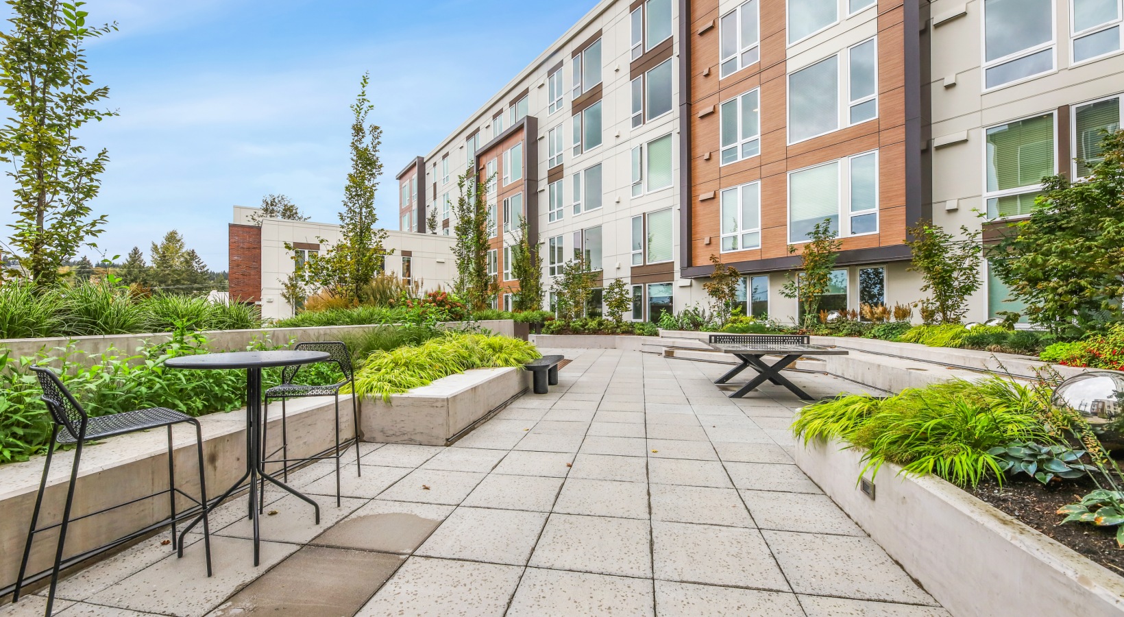 Ellis at Bel-Red Image 1
