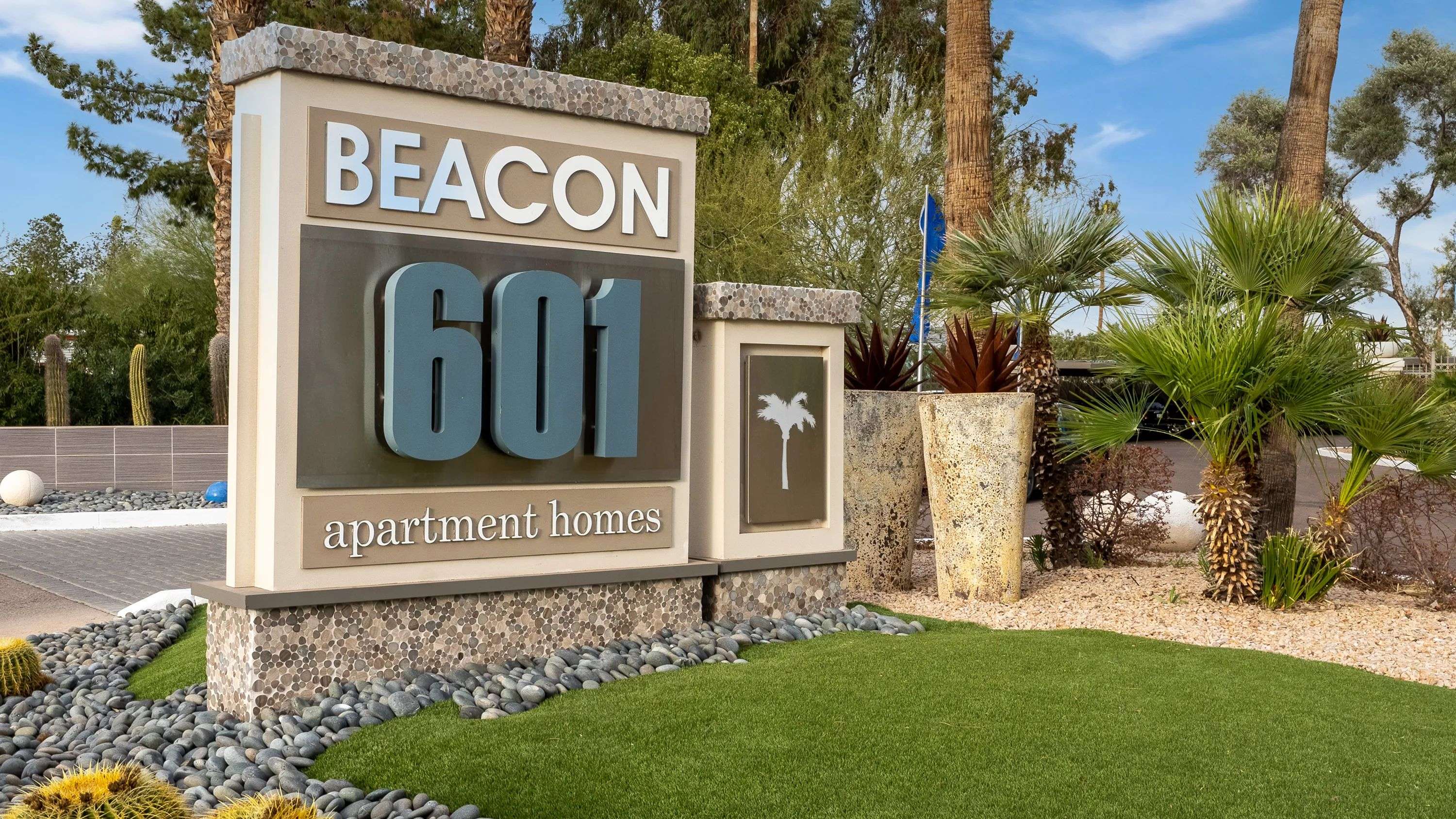 Welcome to Mesa’s premier apartment community, where luxurious, resort-style living awaits. Discover a world of calming desert landscaping, a sparkling pool, and state-of-the-art amenities. 
