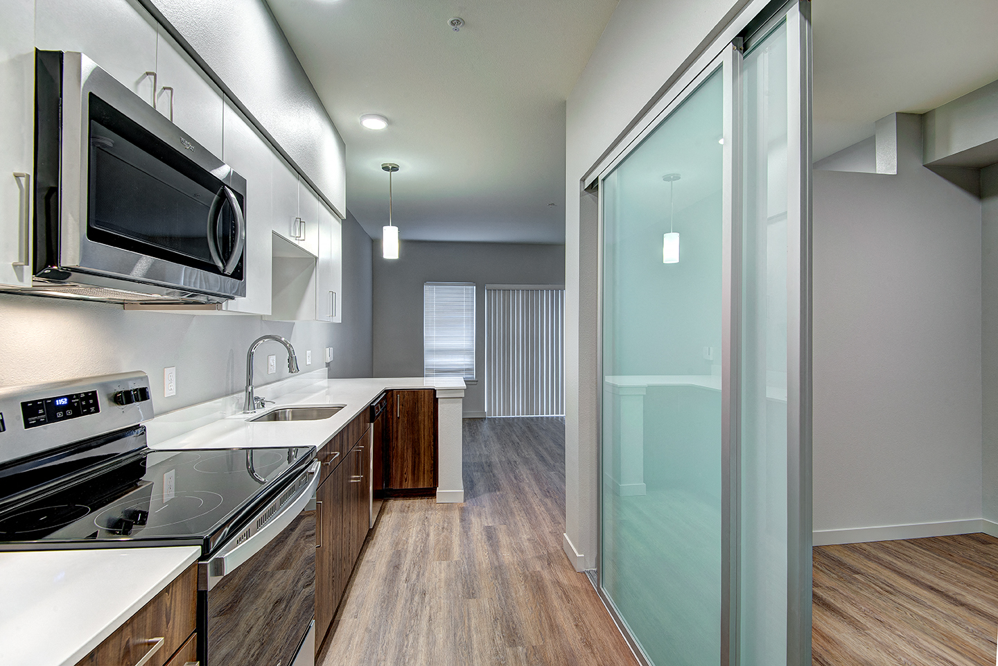 98th Avenue Image 19