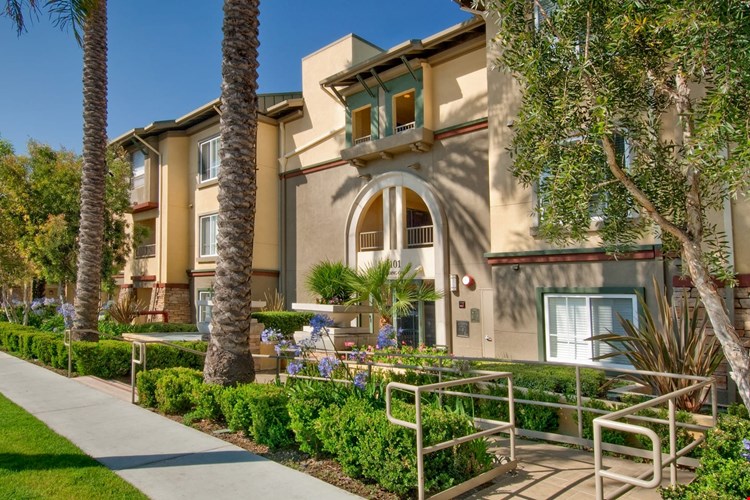 Barrington on Santa Monica Image 1