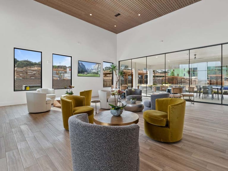 Reveal Skyline Image 9