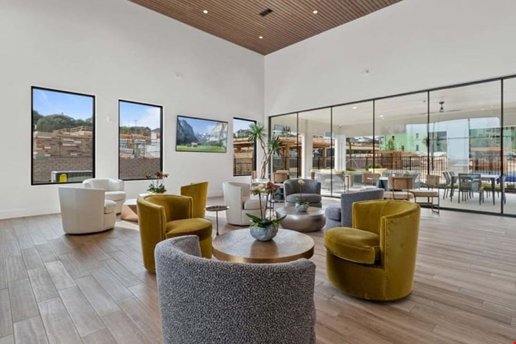 Reveal Skyline Image 9