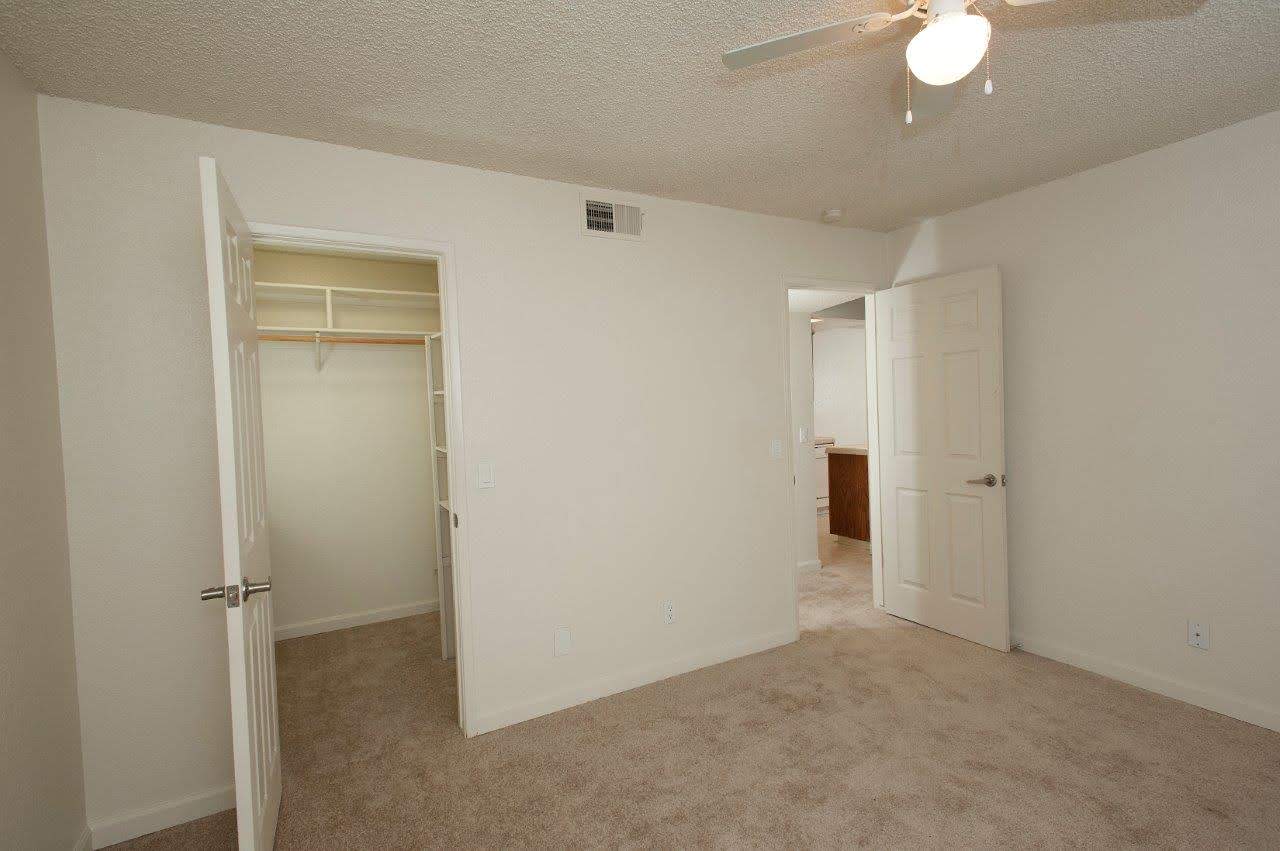 Meridian Terrace Condominiums Image 19