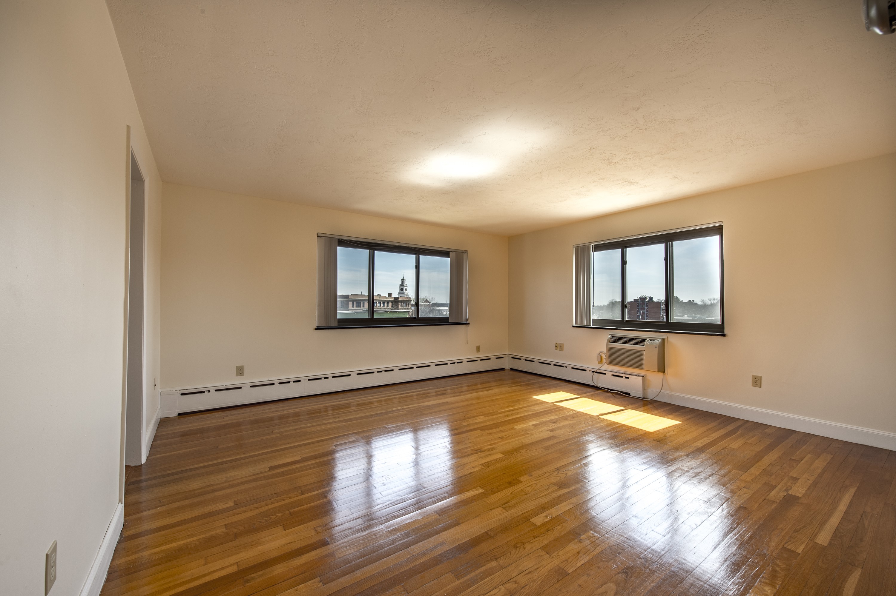 Mass Ave, 898 Image 8