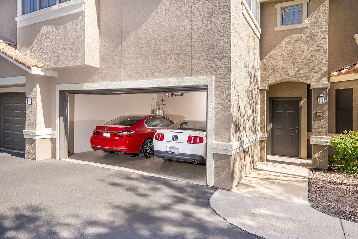 Villas On Hampton Avenue Image 15