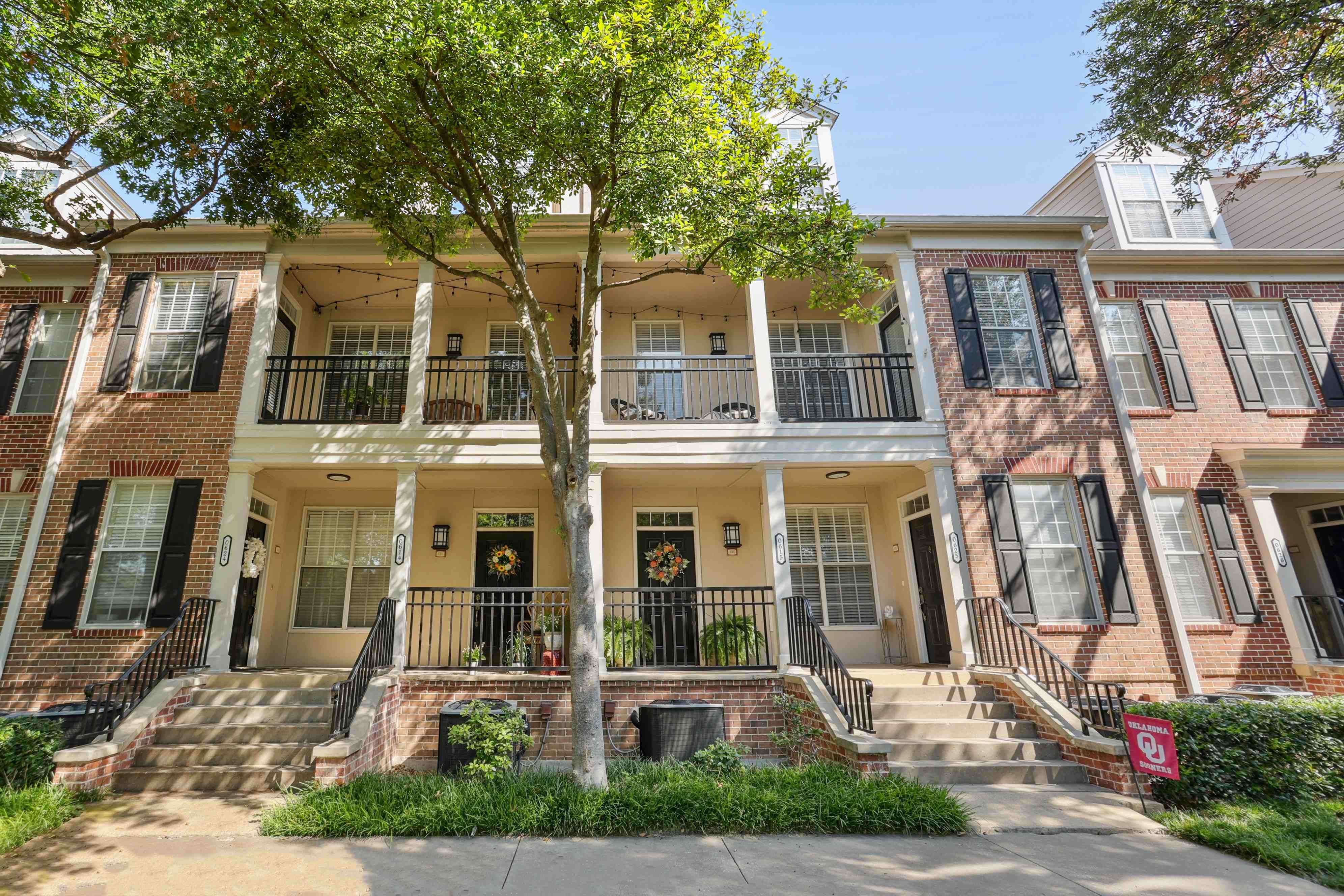 The Caruth Premier Townhome Apartments Image 34