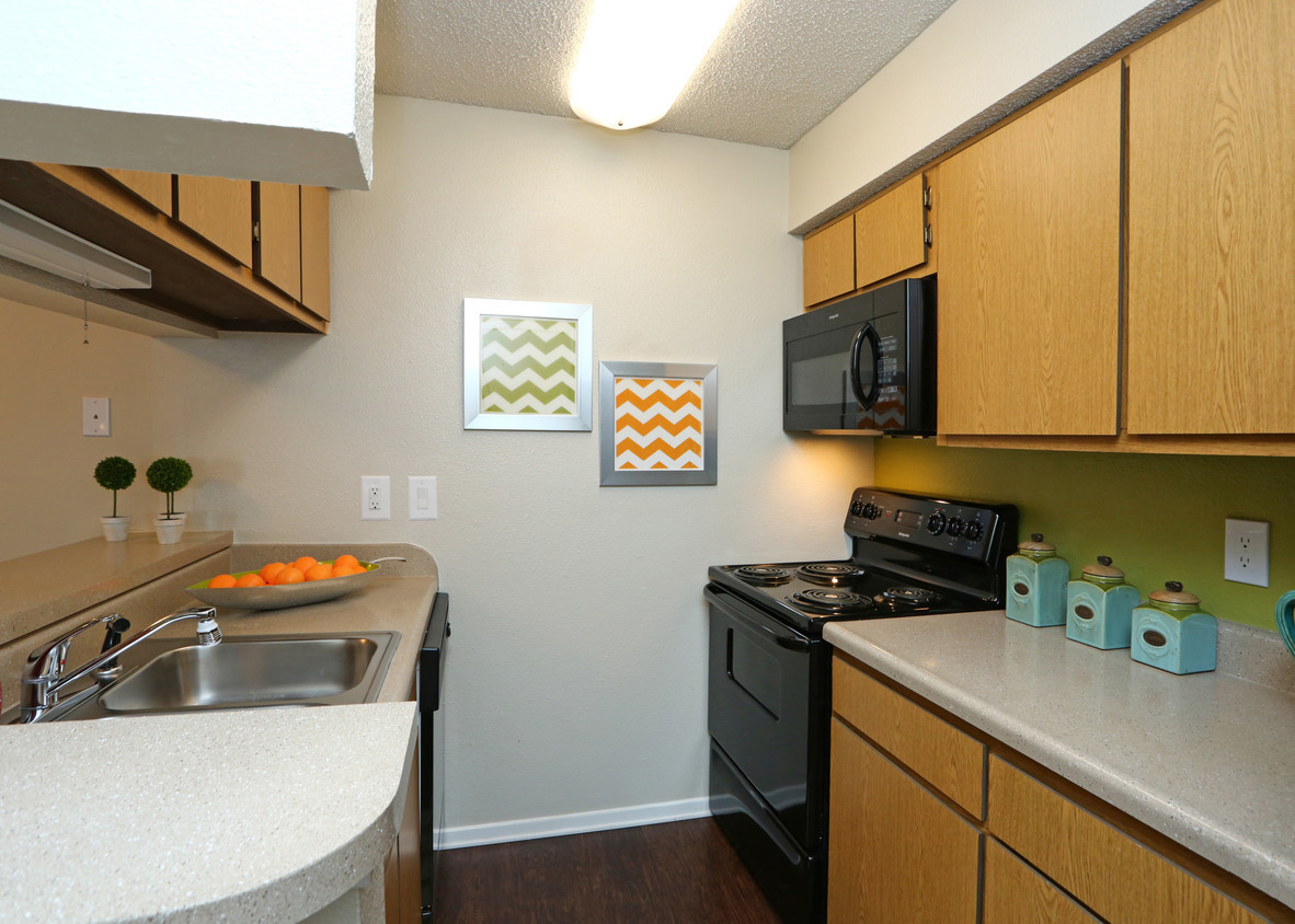 Horizons at Sunridge One Bedroom Kitchen