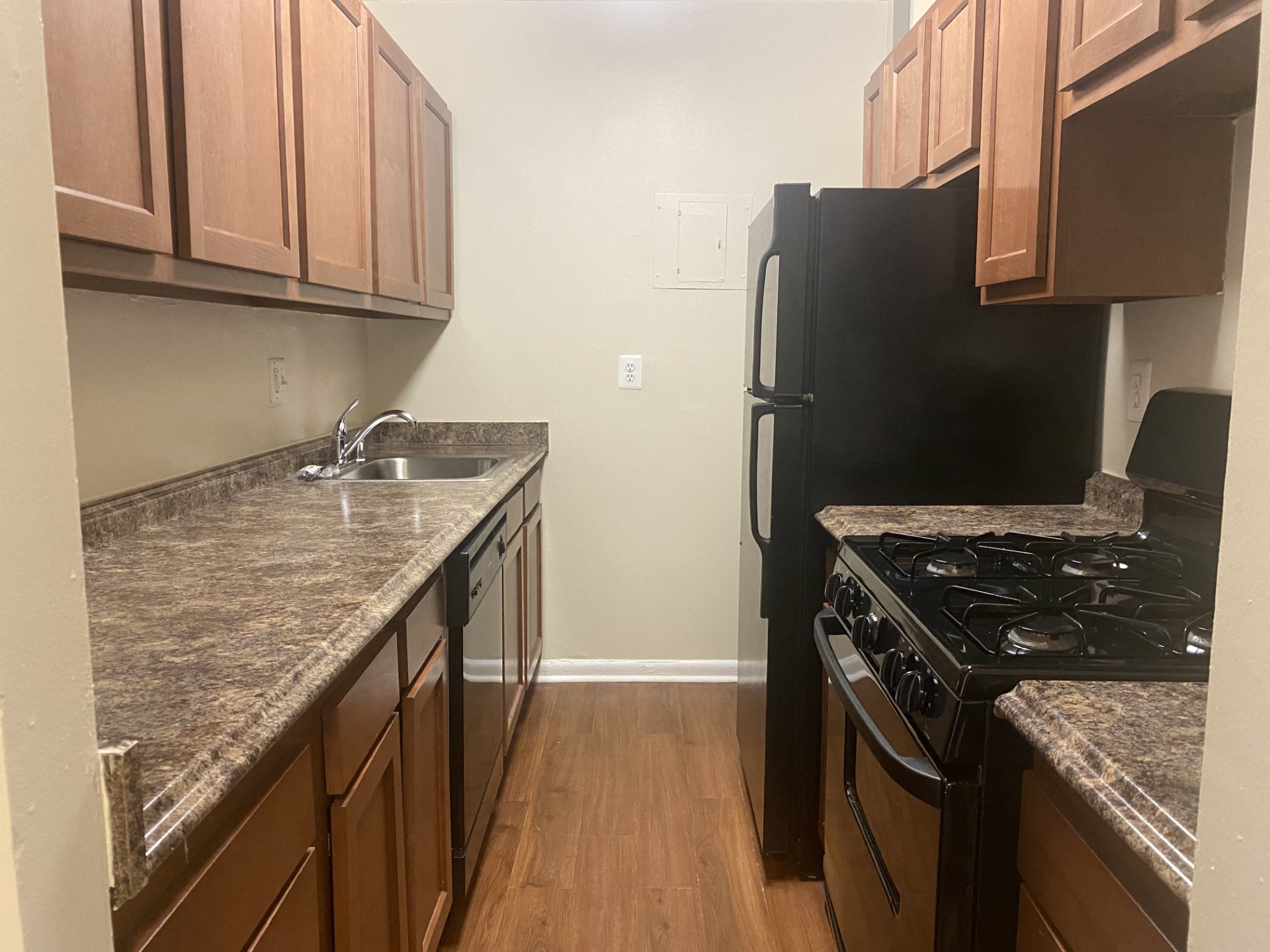 Silver Spring Towers Image 25