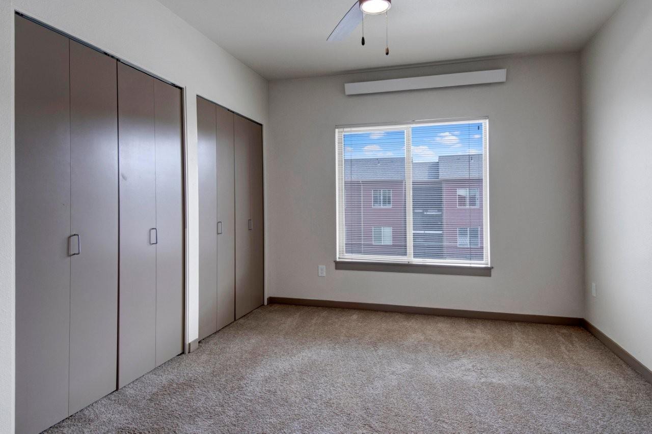 Bellevue Crossing Image 13