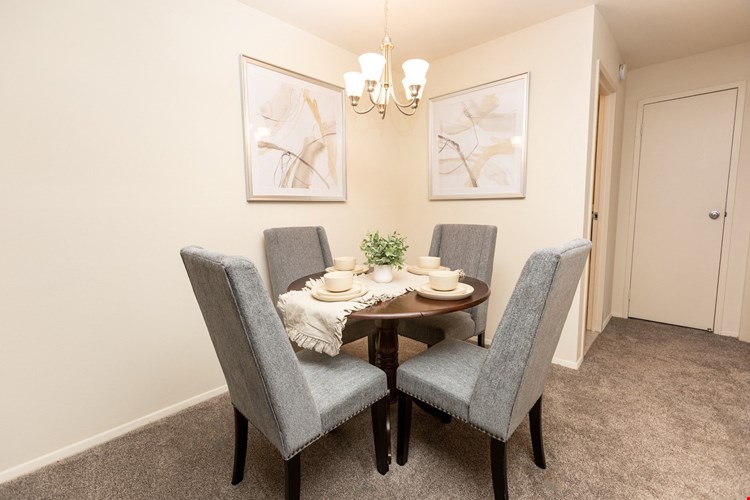 Dining room at Seminary Roundtop in Lutherville-Timonium