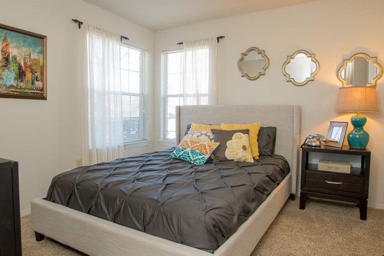 Crown Pointe Image 3