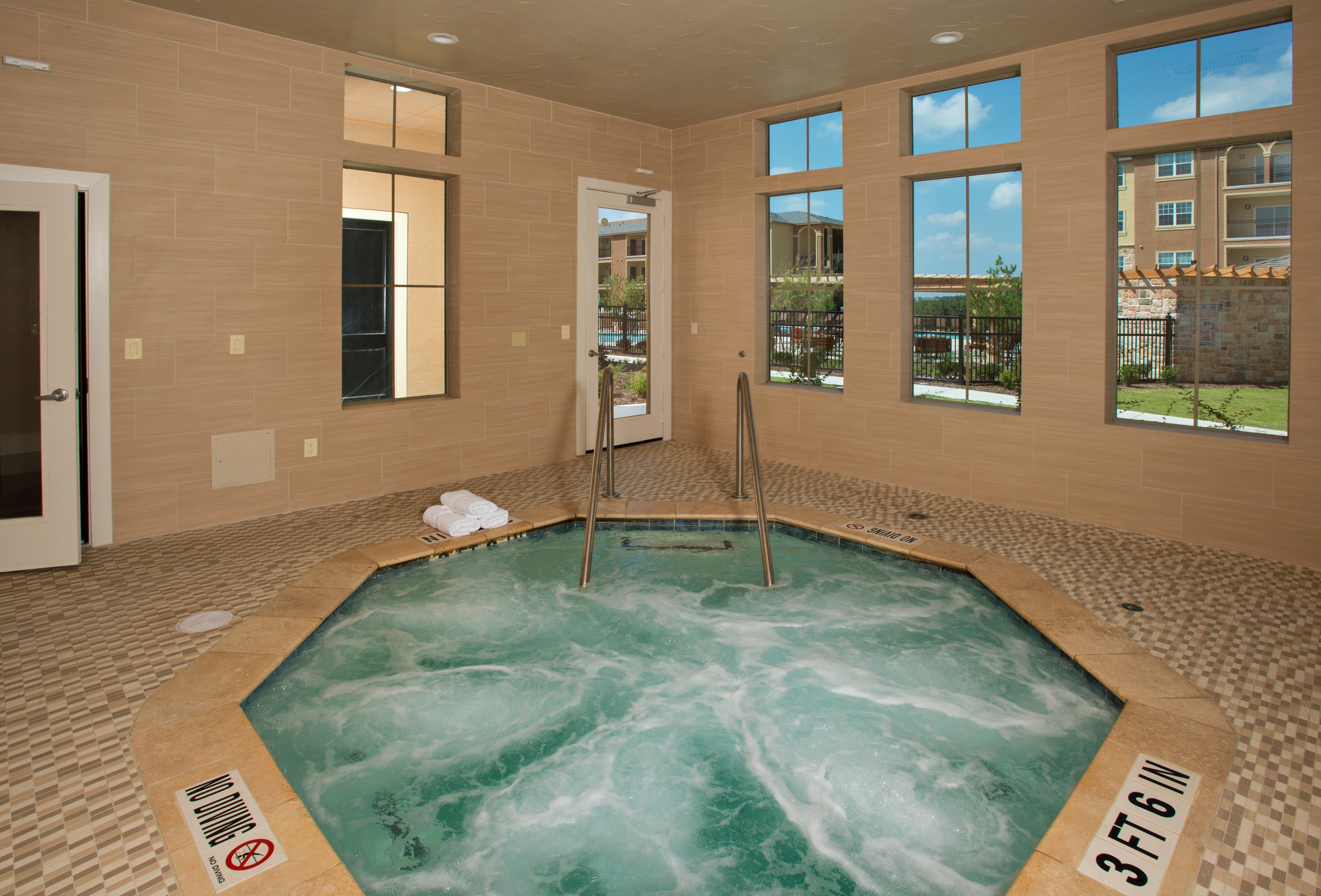 Villas In Westover Hills   Image 12