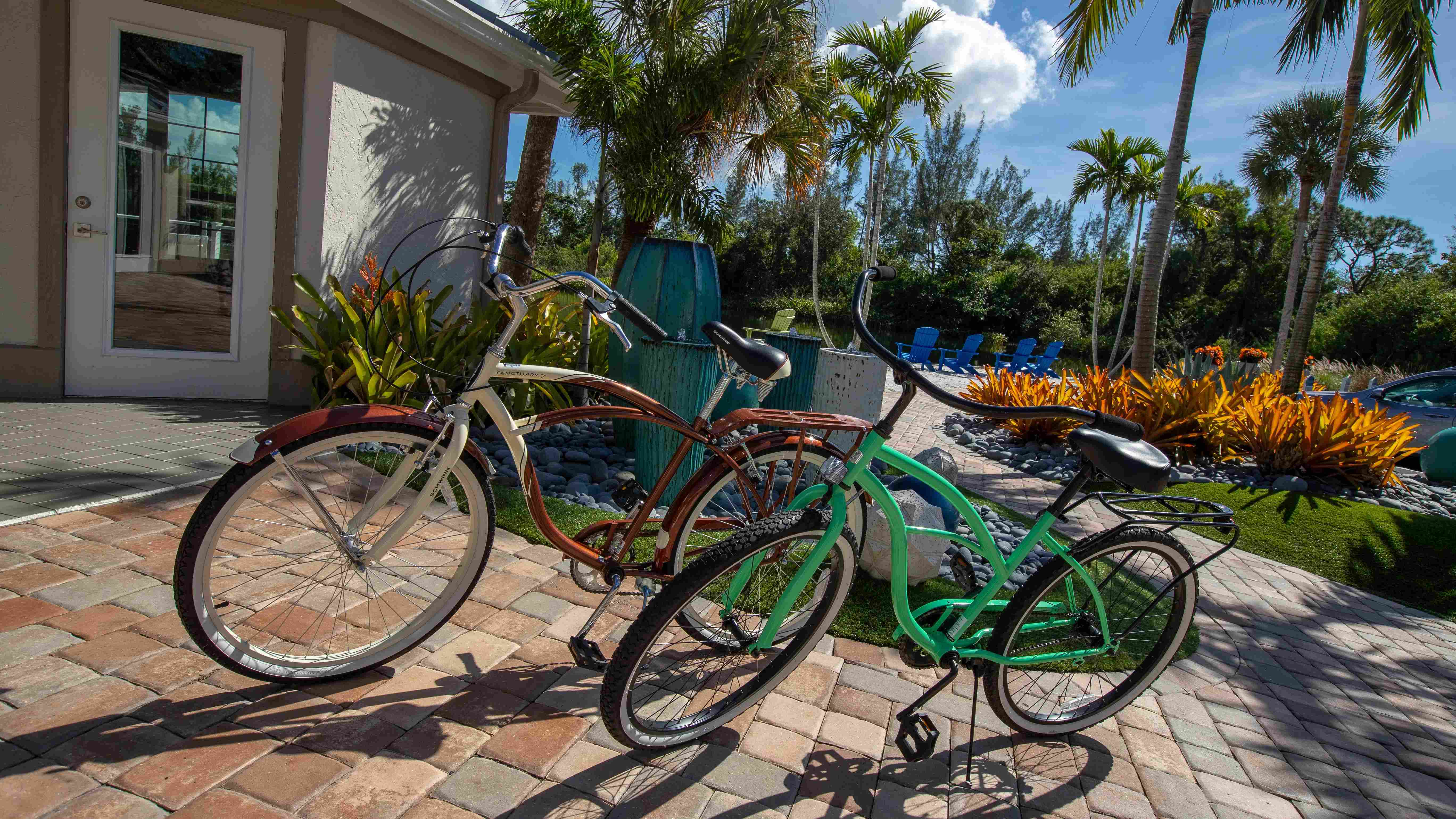 Residents can delight in complimentary bicycle rentals for outdoor adventures at River Reach. 