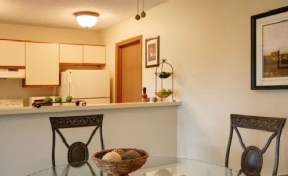 Somerset Oaks Apartments and Townhomes Image 4