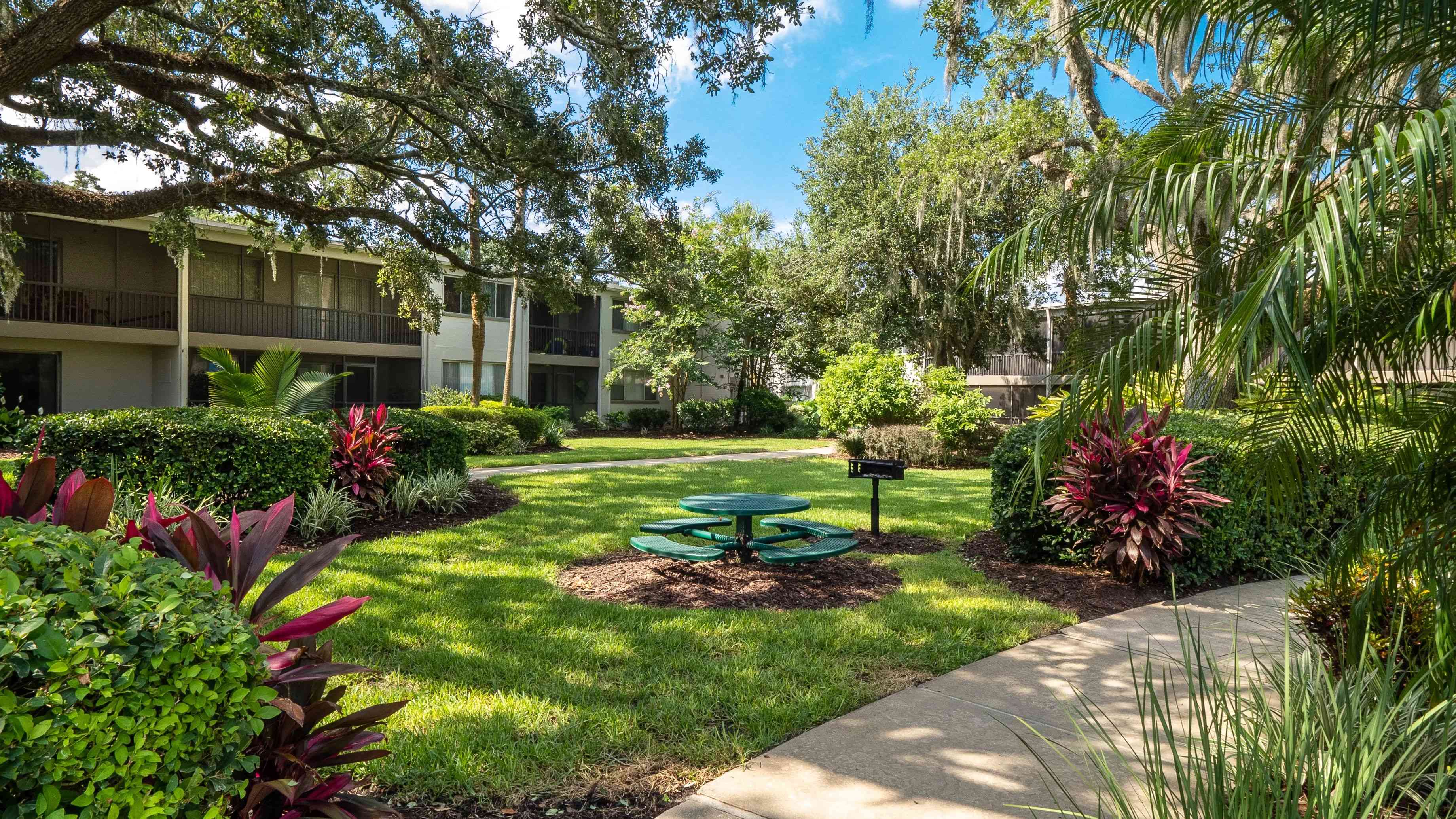 Savor a meal in our enchanting picnic area, complete with a charcoal grill, nestled among majestic oak trees for an idyllic outdoor dining experience.