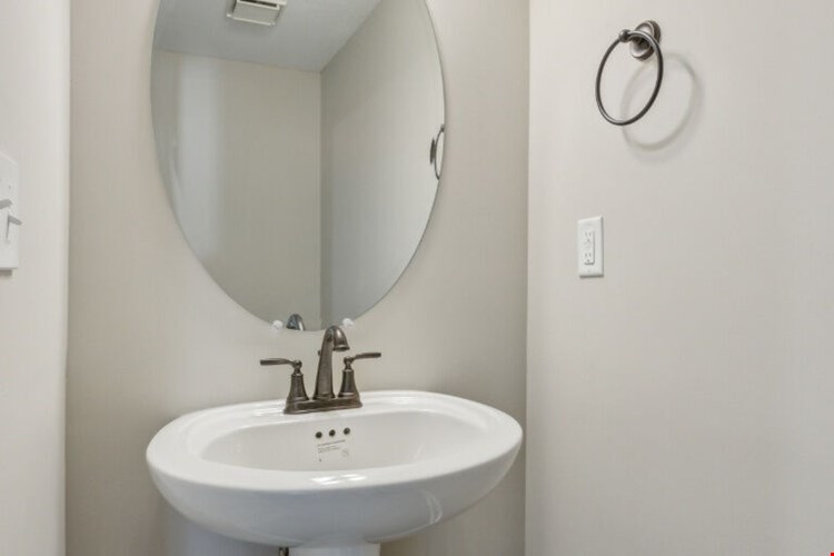 Center Pointe Townhomes Image 18