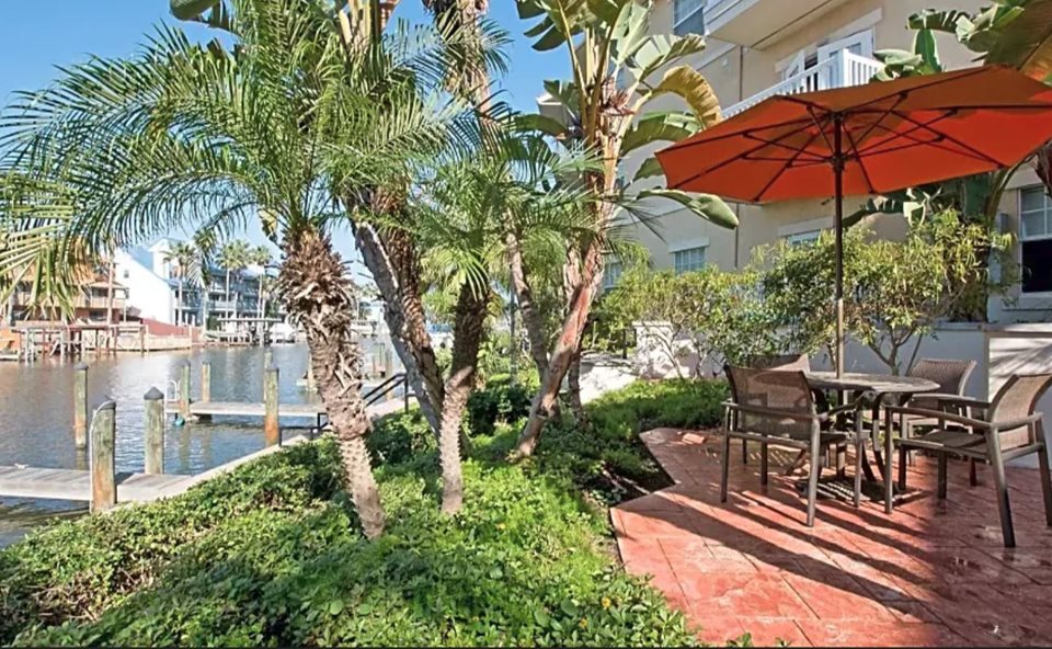 Compass Bay Apartments Image 5