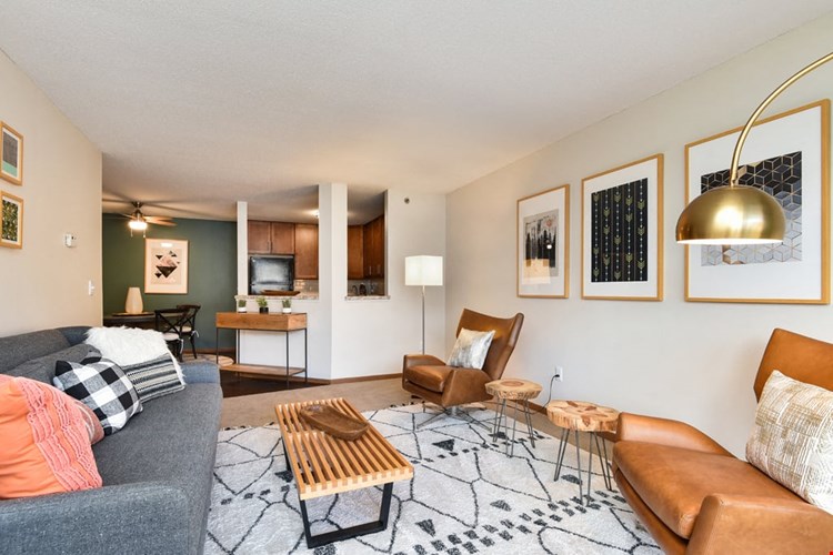 Minnetonka Hills Apartments Image 3