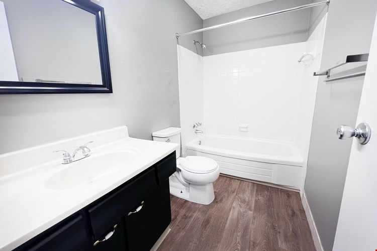 Sharondale Woods Apartments Image 86