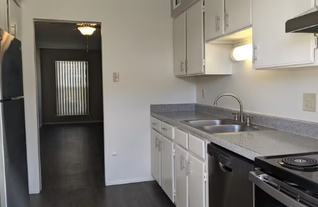 San Pedro Village Image 7